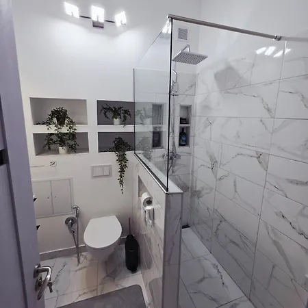 Afi Comfort - Near Metro Station Apartment